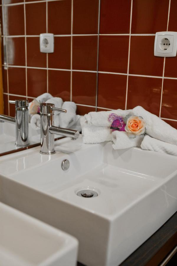 Hotel Vila Luena Vila Verde  Bagian luar foto